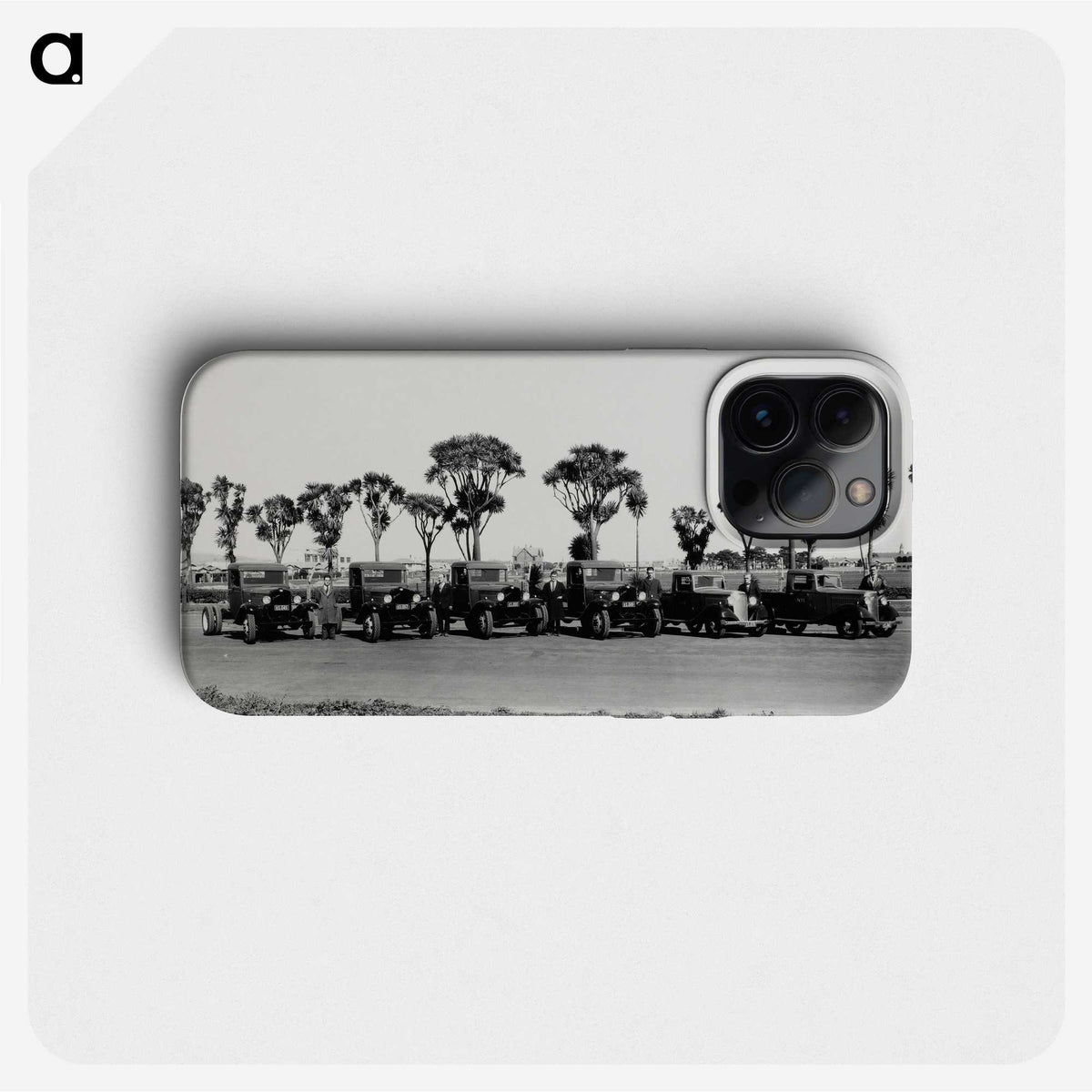 1-20_Gordon-Onslow-Hilbury-Burt_phone
