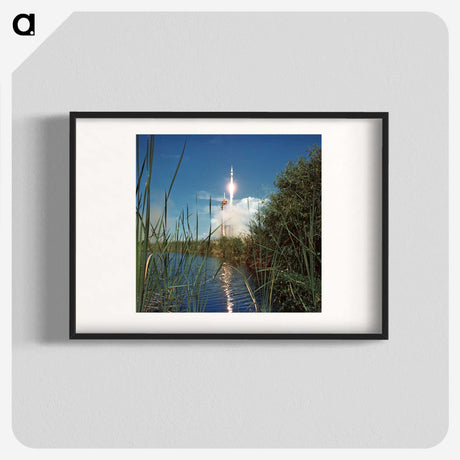 1-25_Apollo-Moon-Landing_blk