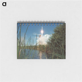 1-25_Apollo-Moon-Landing_memo