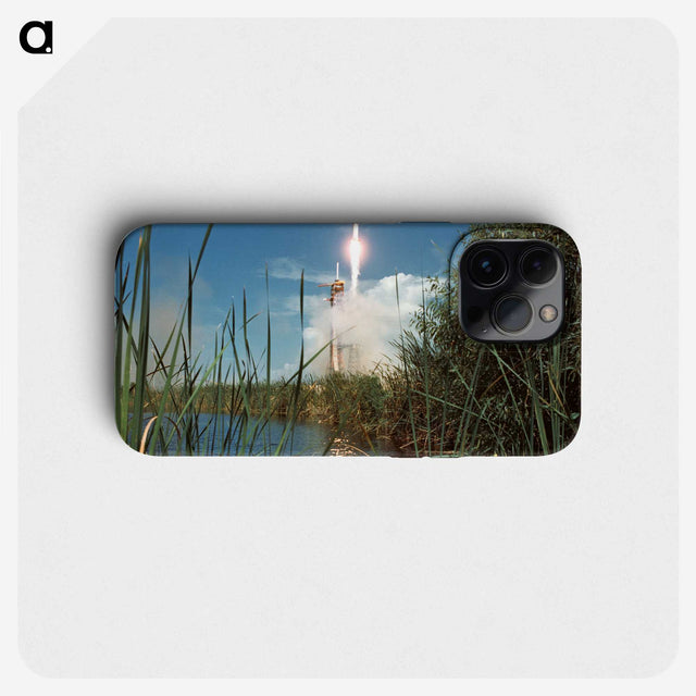 1-25_Apollo-Moon-Landing_phone