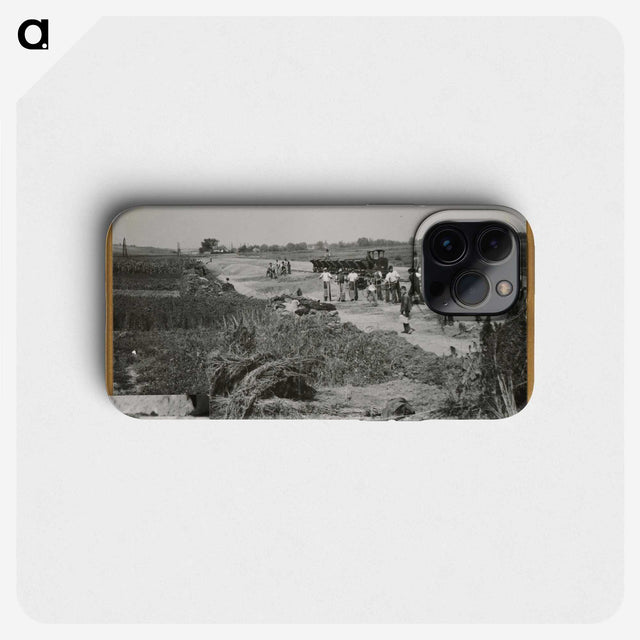 1-28_Milos-Dohnany_phone