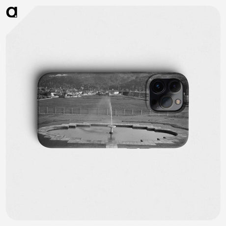 1-29_Gordon-Onslow-Hilbury-Burt_phone