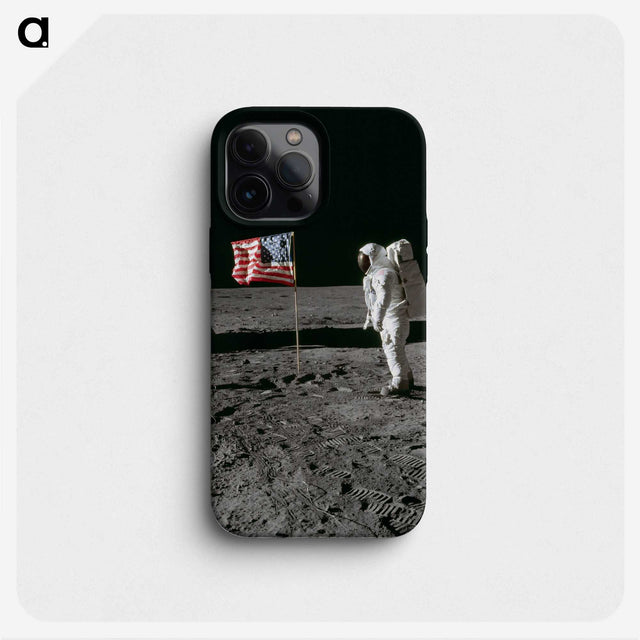 1-2_Apollo-Moon-Landing_phone