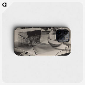 1-2_Milos-Dohnany_phone
