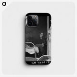 1-30_Dorothea-Lange_phone