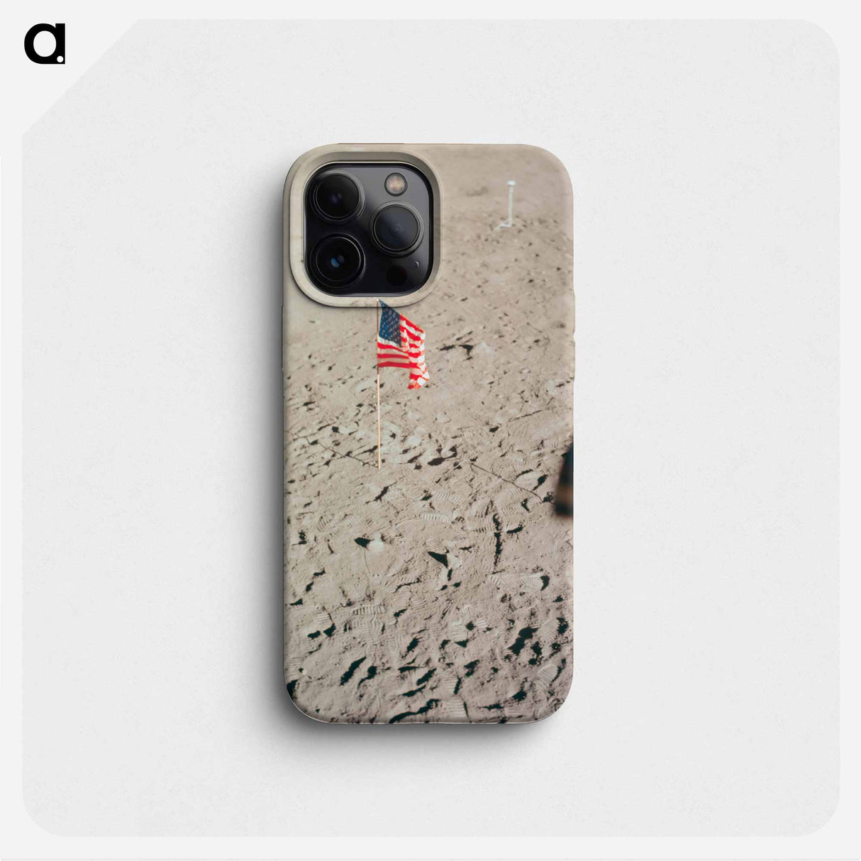 The flag of the United States and the footprints of astronauts Neil A. Armstrong and Edwin E. Aldrin Jr. - アポロ月面着陸 Phone Case.