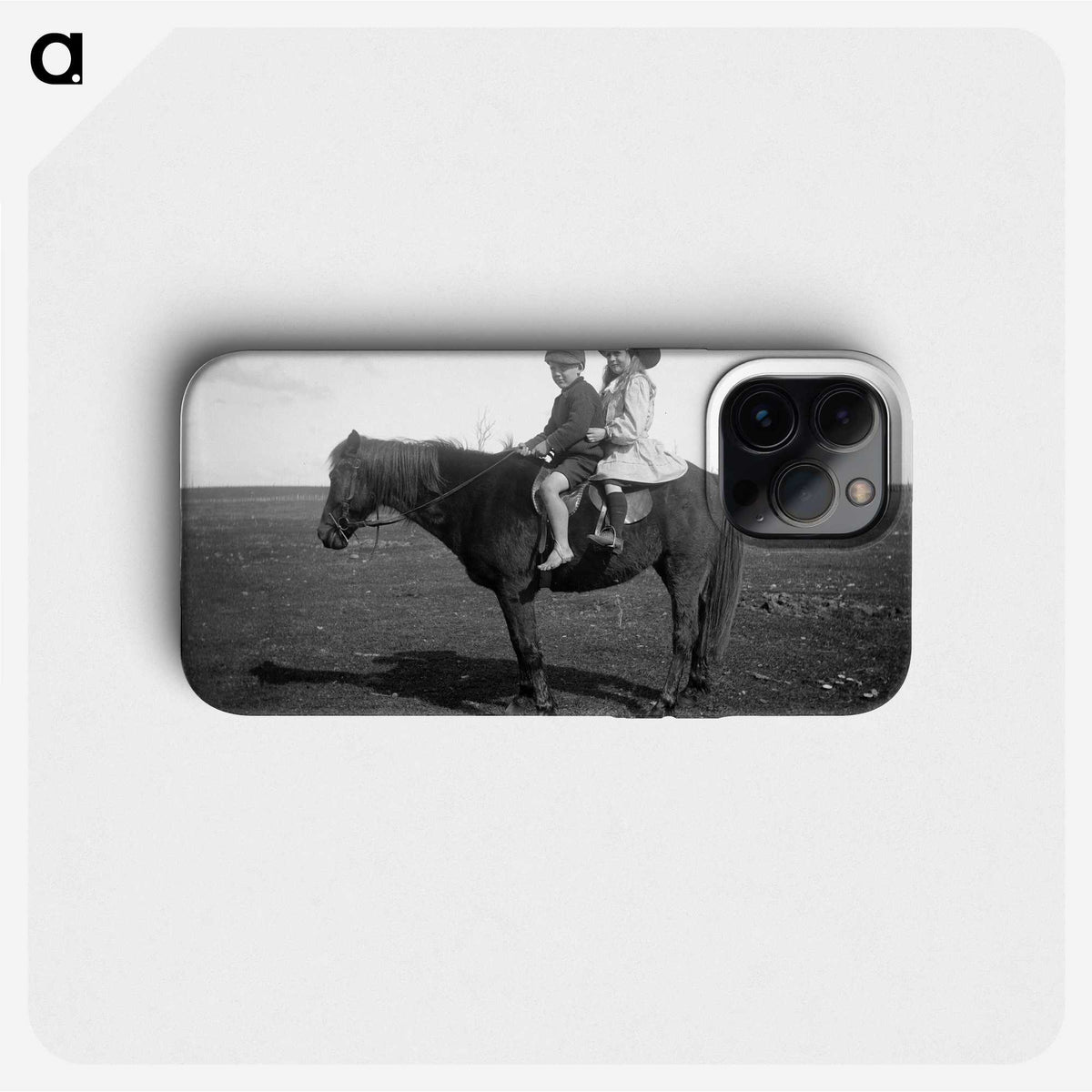 1-32_Leslie-Adkin_phone