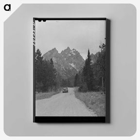 1-36_Marion-Post-Wolcott_canvas