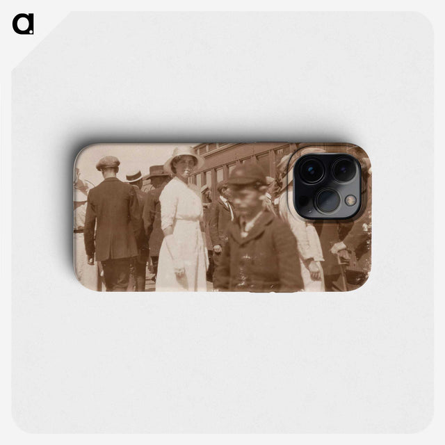 1-38_Leslie-Adkin_phone