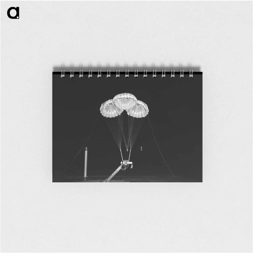 Apollo 3 Parachute Cluster - Apollo Moon Landing Memo.