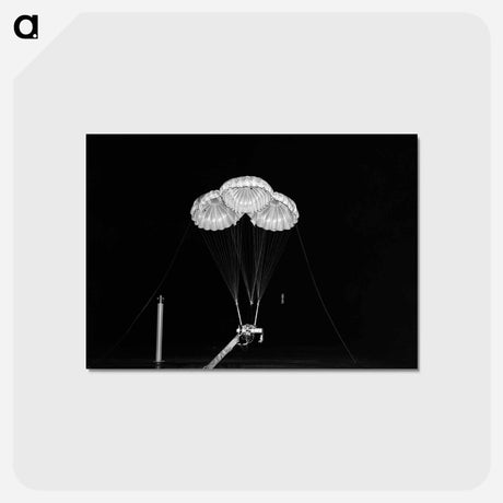 アートポストカード-Apollo 3 Parachute Cluster - アポロ月面着陸 Postcard.