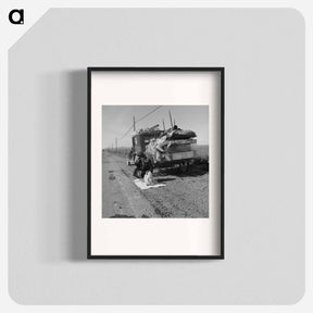 アートポスター-Tracy (vicinity), California. Missouri family of five who are seven months from the drought area on U.S. Highway 99. - ドロテア ラング Poster.