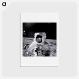 アートポストカード-Astronaut Alan Bean holds Special Environmental Sample Container - アポロ月面着陸 Postcard.