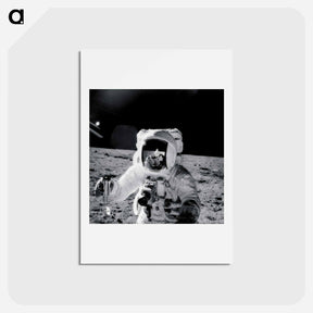 アートポストカード-Astronaut Alan Bean holds Special Environmental Sample Container - アポロ月面着陸 Postcard.