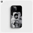 1-4_Apollo-Moon-Landing_phone