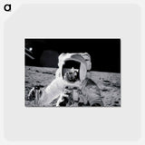 アートポストカード-Astronaut Alan Bean holds Special Environmental Sample Container - アポロ月面着陸 Postcard.