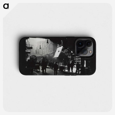 1-5_Eric-Lee-Johnson_phone
