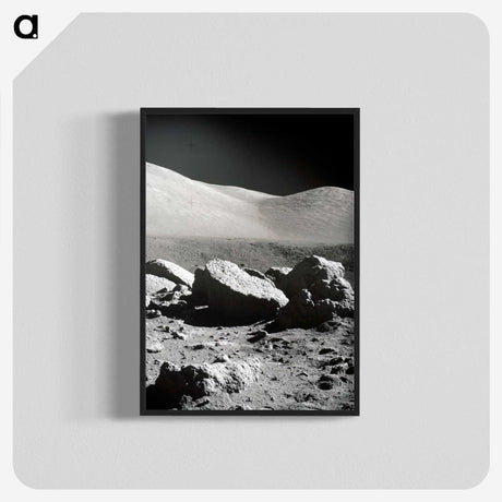 1-5_The-Moon_blk-crop