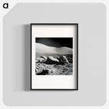 1-5_The-Moon_blk