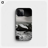 1-5_The-Moon_phone
