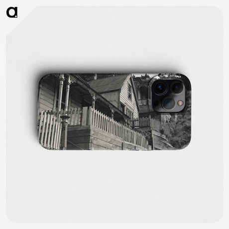 1-68_Eric-Lee-Johnson_phone