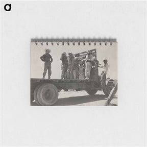 アートメモ帳-Cantaloupe Pickers, Mexicans, at End of Day in California Melon Fields - ドロテア ラング Memo.
