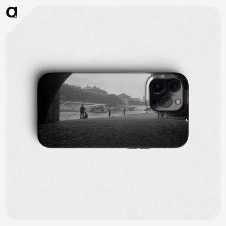 1-71_Eric-Lee-Johnson_phone