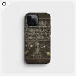 1-81_Joris-Hoefnagel_phone