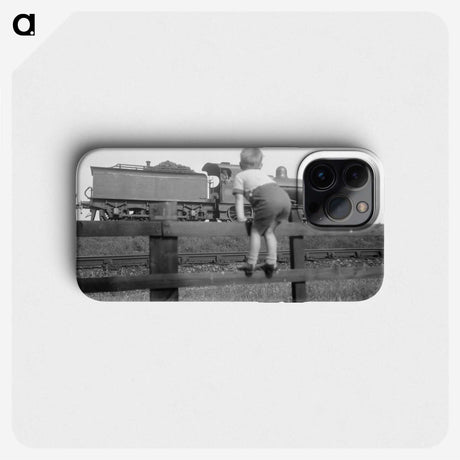 1-8_Eric-Lee-Johnson_phone