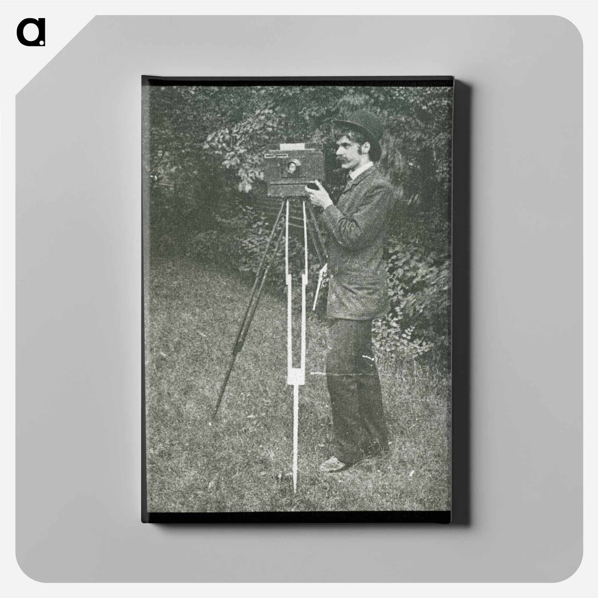 Self-Portrait with camera, tripod and pistol - アルフレッド スティーグリッツ Canvas.