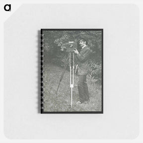 アートメモ帳-Self-Portrait with camera, tripod and pistol - アルフレッド スティーグリッツ Memo.