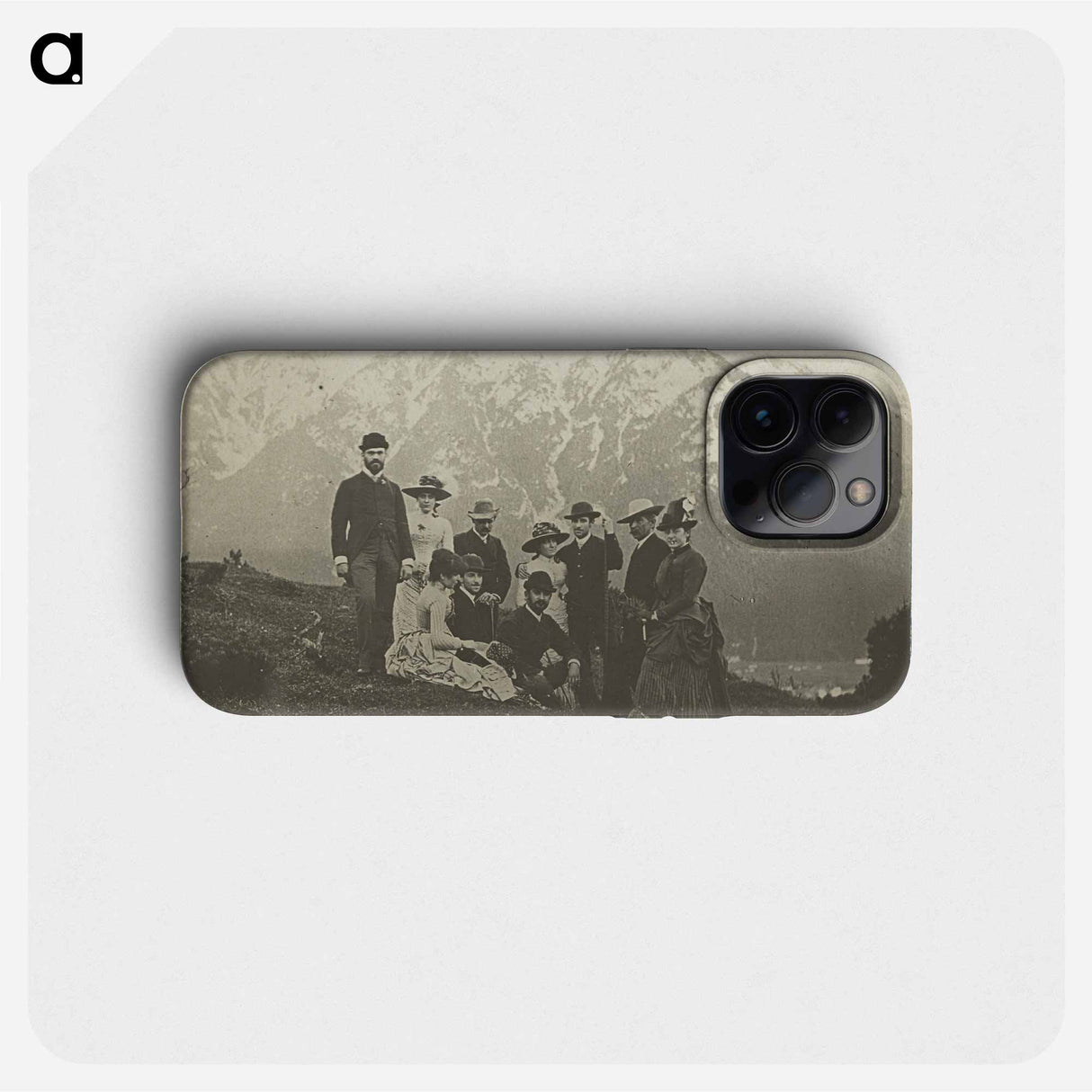 Family & Friends at Mittenwalk - アルフレッド スティーグリッツ Phone Case.