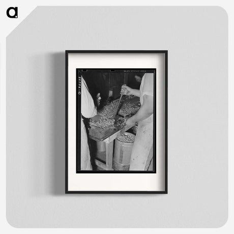 1-98_Russell-Lee_blk