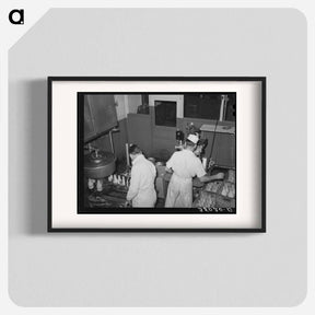 アートポスター-Bottling Milk at Creamery
 - ラッセル リー Poster.