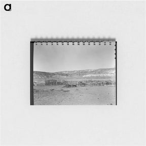 アートメモ帳-Desert mountains surround Escalante, Utah - ドロテア ラング Memo.