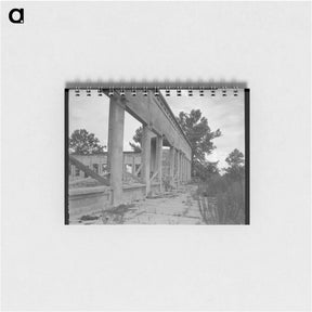 アートメモ帳-Remains of drug store at Fullerton, Louisiana - ドロテア ラング Memo.