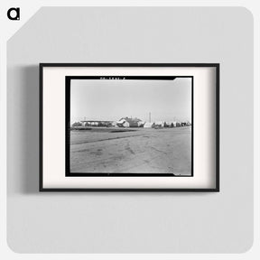 アートポスター-Untitled photo, possibly related to: View of Kern migrant camp showing one of three sanitary units. California - ドロテア ラング Poster.