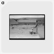 アートポストカード-Adobe House Replastering
 - ラッセル リー Postcard.
