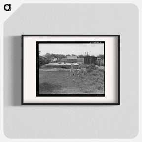 アートポスター-Progressive housing on half acre in Yakima shacktown - ドロテア ラング Poster.