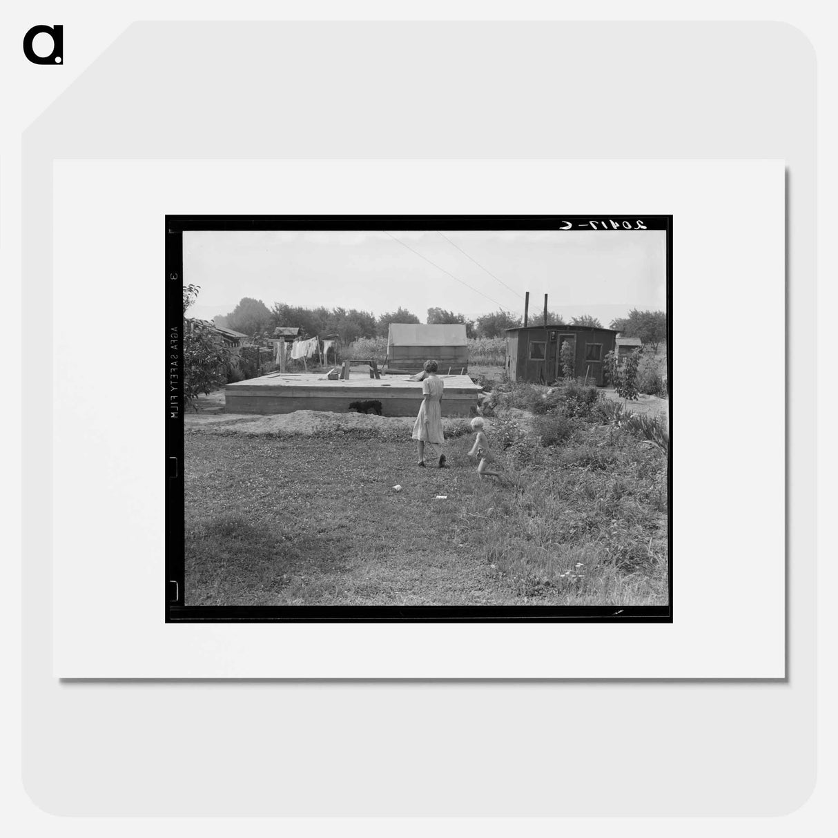 Progressive housing on half acre in Yakima shacktown - ドロテア ラング Poster.