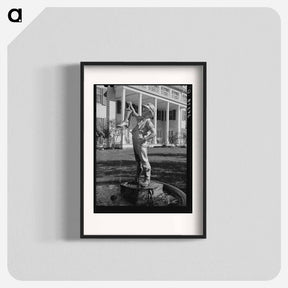 アートポスター-Fountain in front of hotel
 - ラッセル リー Poster.