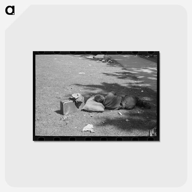アートポストカード-Man Asleep in Park
 - ラッセル リー Postcard.