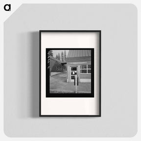 アートポスター-Post office in company lumber town. Gilchrist, Oregon. - ドロテア ラング Poster.
