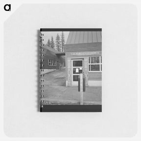 アートメモ帳-Post office in company lumber town. Gilchrist, Oregon. - ドロテア ラング Memo.