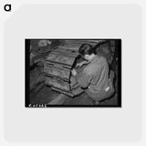 アートポストカード-Repairing a Tractor
 - ラッセル リー Postcard.