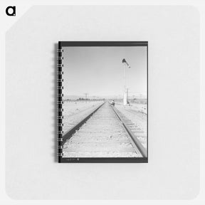アートメモ帳-Looking east down the railroad track, near Calipatria, California - ドロテア ラング Memo.