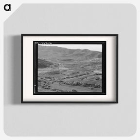 アートポスター-View of small valley, dry farming. Gem County, Idaho. - ドロテア ラング Poster.