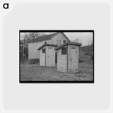 アートポストカード-Privies on Road to Skyline Drive
 - ラッセル リー Postcard.