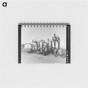アートメモ帳-Untitled photo, possibly related to: Mail boxes of lettuce workers. Settlement on outskirts of Salinas, California - ドロテア ラング Memo.