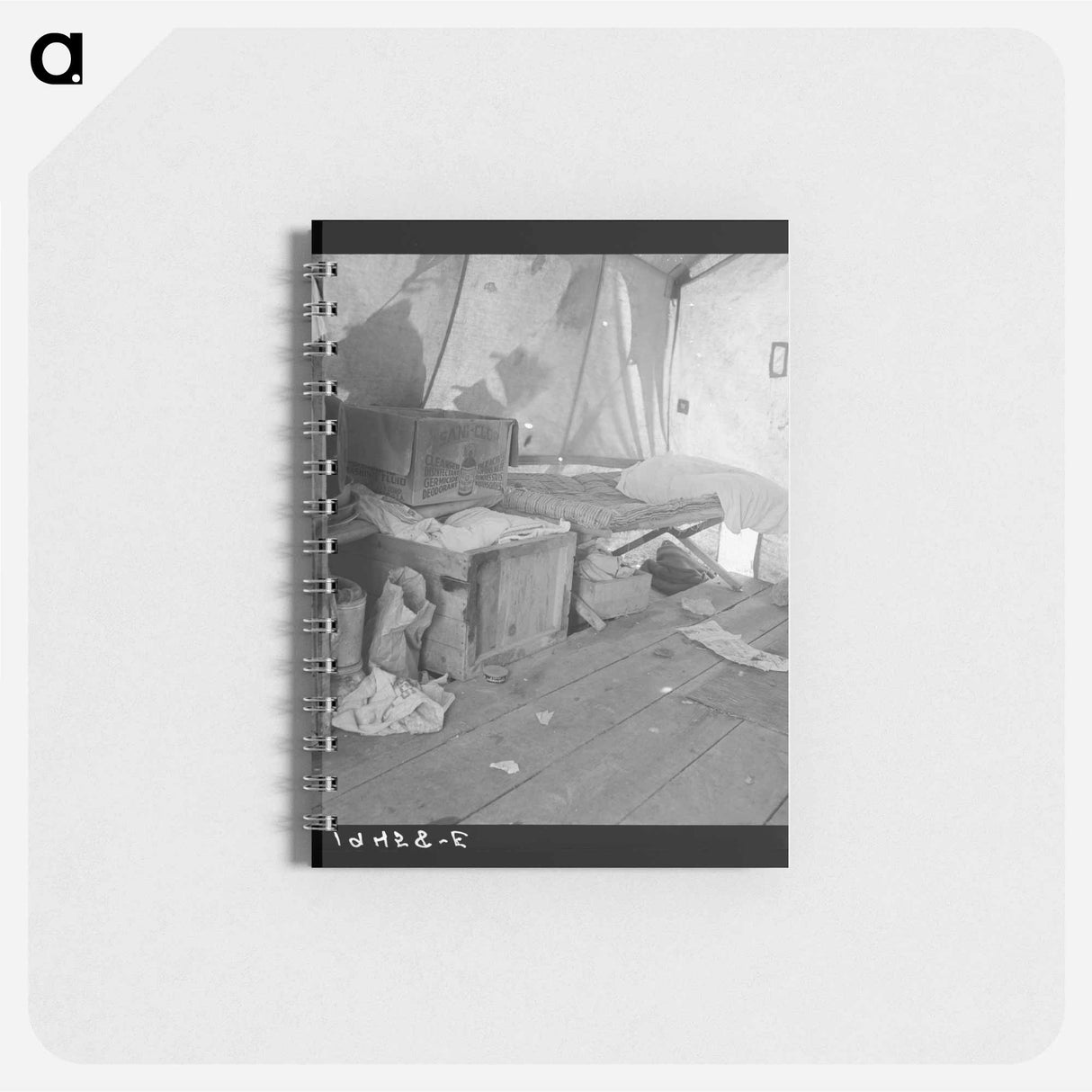 Untitled photo, possibly related to: Tent interior in a pea pickers' camp. Food supply and household equipment. Santa Clara County, California - ドロテア ラング Memo.